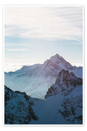 Wanderer Above the Sea of Fog