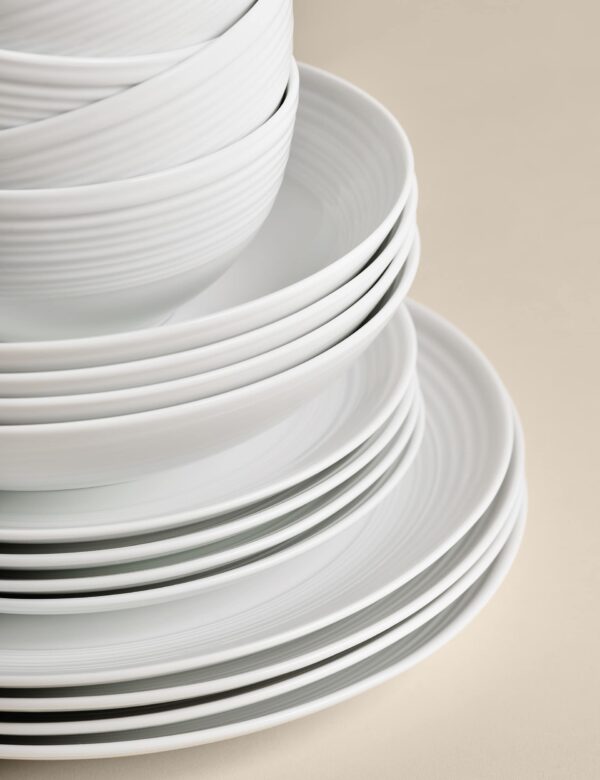 16 Piece Ribbed Porcelain Dinner Set