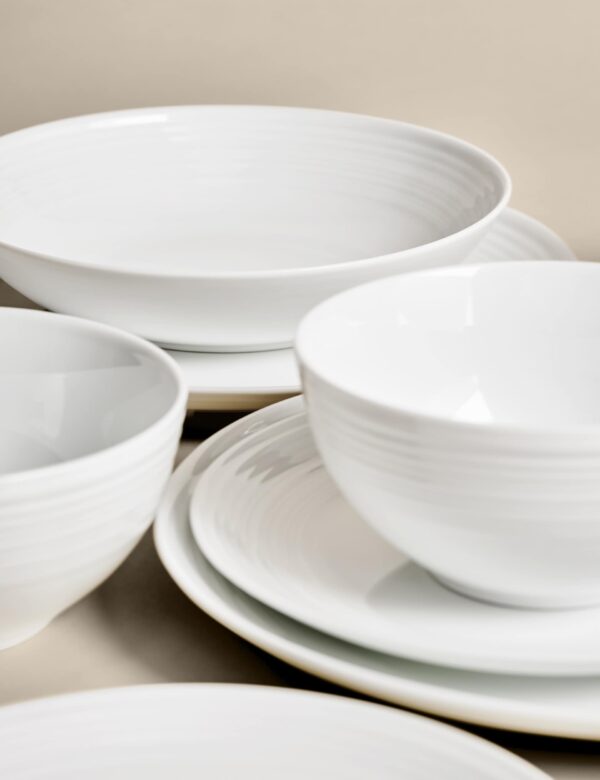 16 Piece Ribbed Porcelain Dinner Set