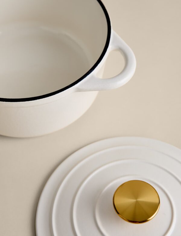 Cast Iron Medium Casserole Dish